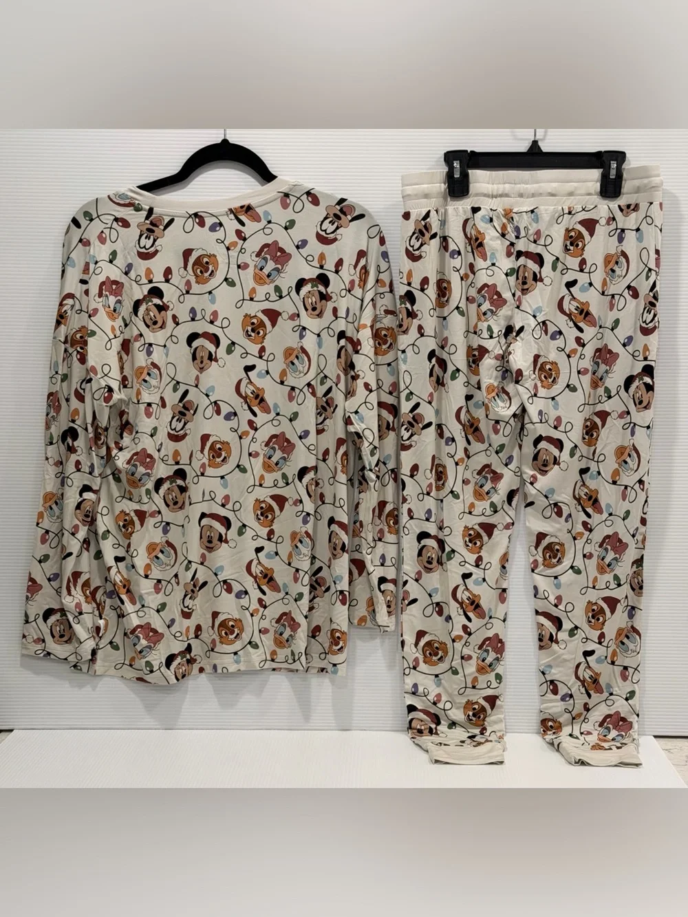 Women’s Mickey Mouse Cream Holiday Character Pajama Set - Cozy Long Sleeve & Pan